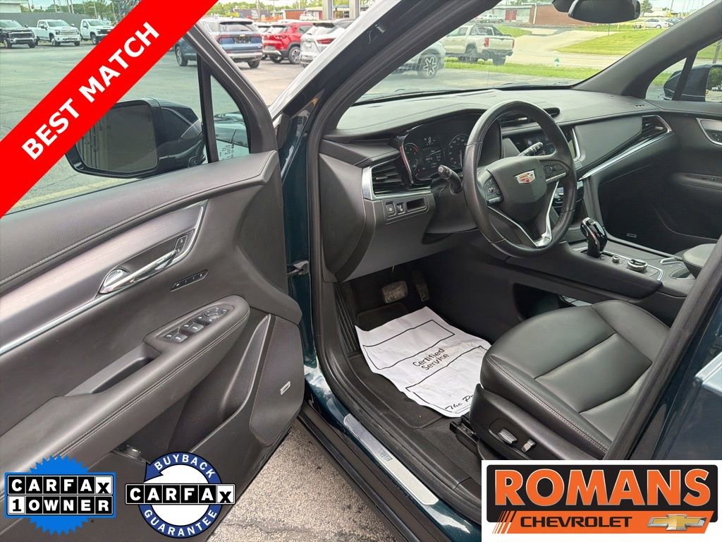 Used 2024 Cadillac XT6 Luxury w/ LPO, Floor Liner Package FWD image 9