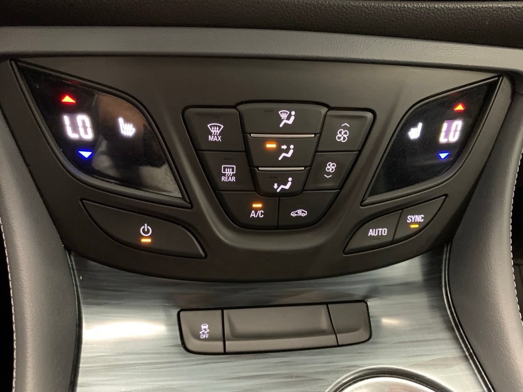 Used 2019 Buick Envision Essence FWD image 20