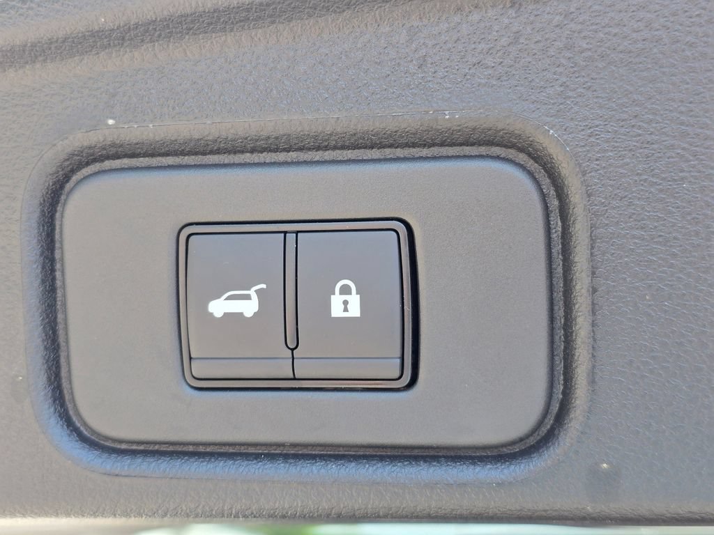 Used 2026 Nissan Pathfinder Platinum w/ Cargo Package FWD image 10