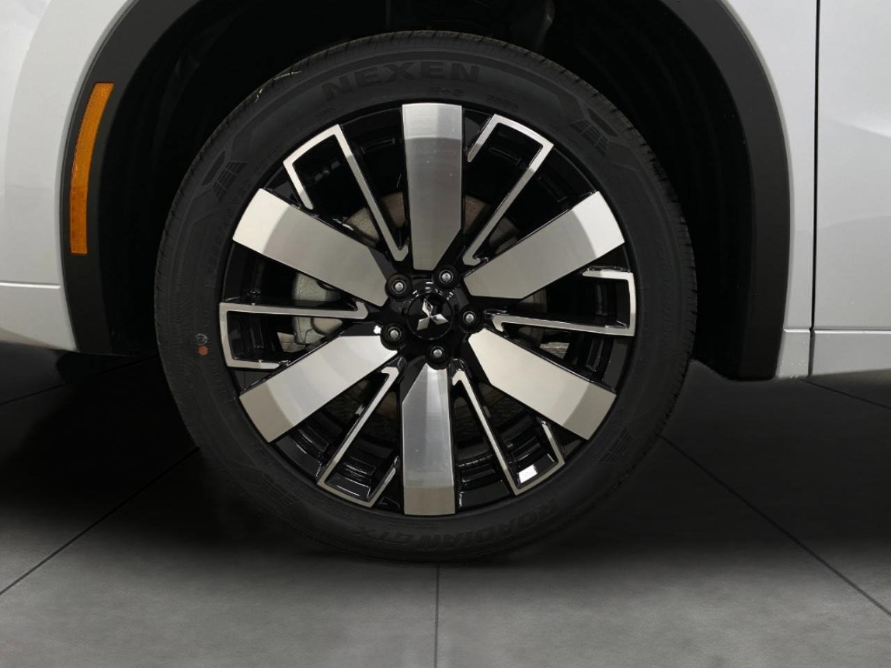 New 2026 Mitsubishi Outlander SEL image 12