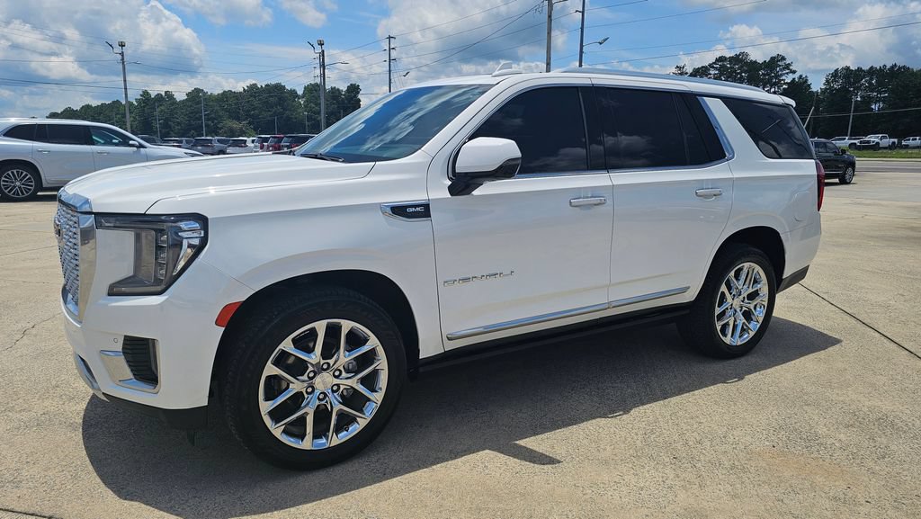 Used 2023 GMC Yukon Denali RWD image 3