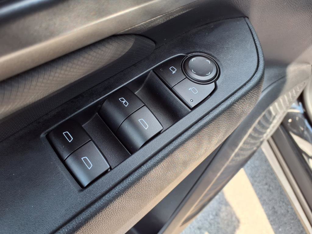 Used 2024 Chevrolet Equinox EV RS image 28