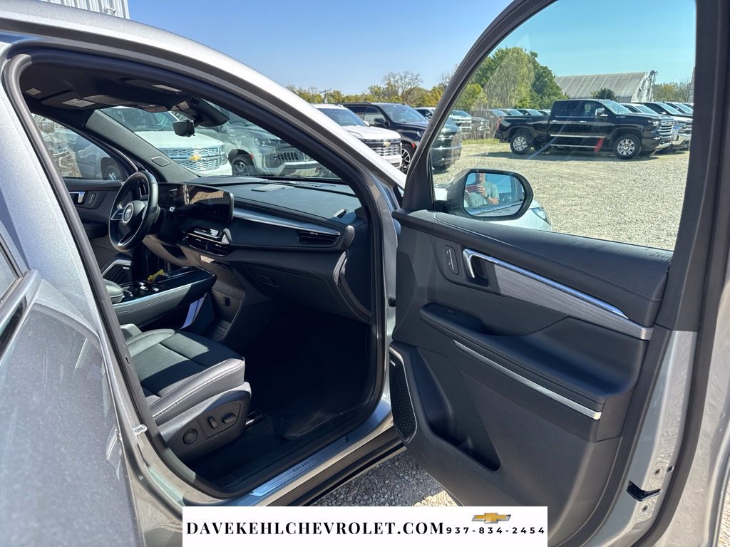 Used 2026 Buick Enclave Preferred w/ Power Package FWD image 31