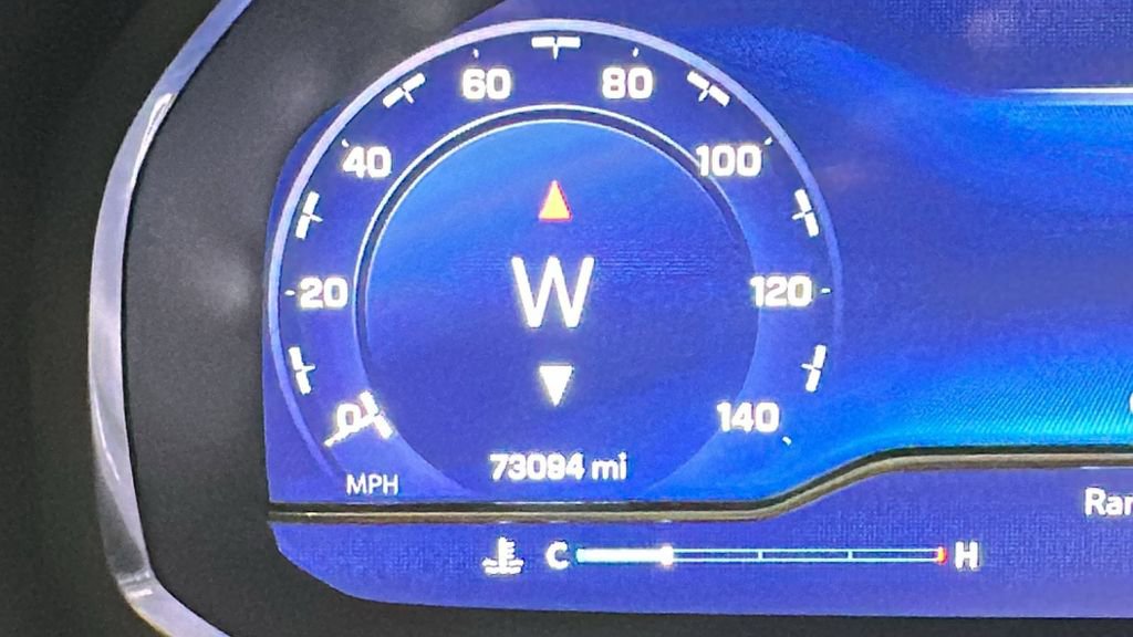 Used 2023 Chevrolet Suburban Premier image 13