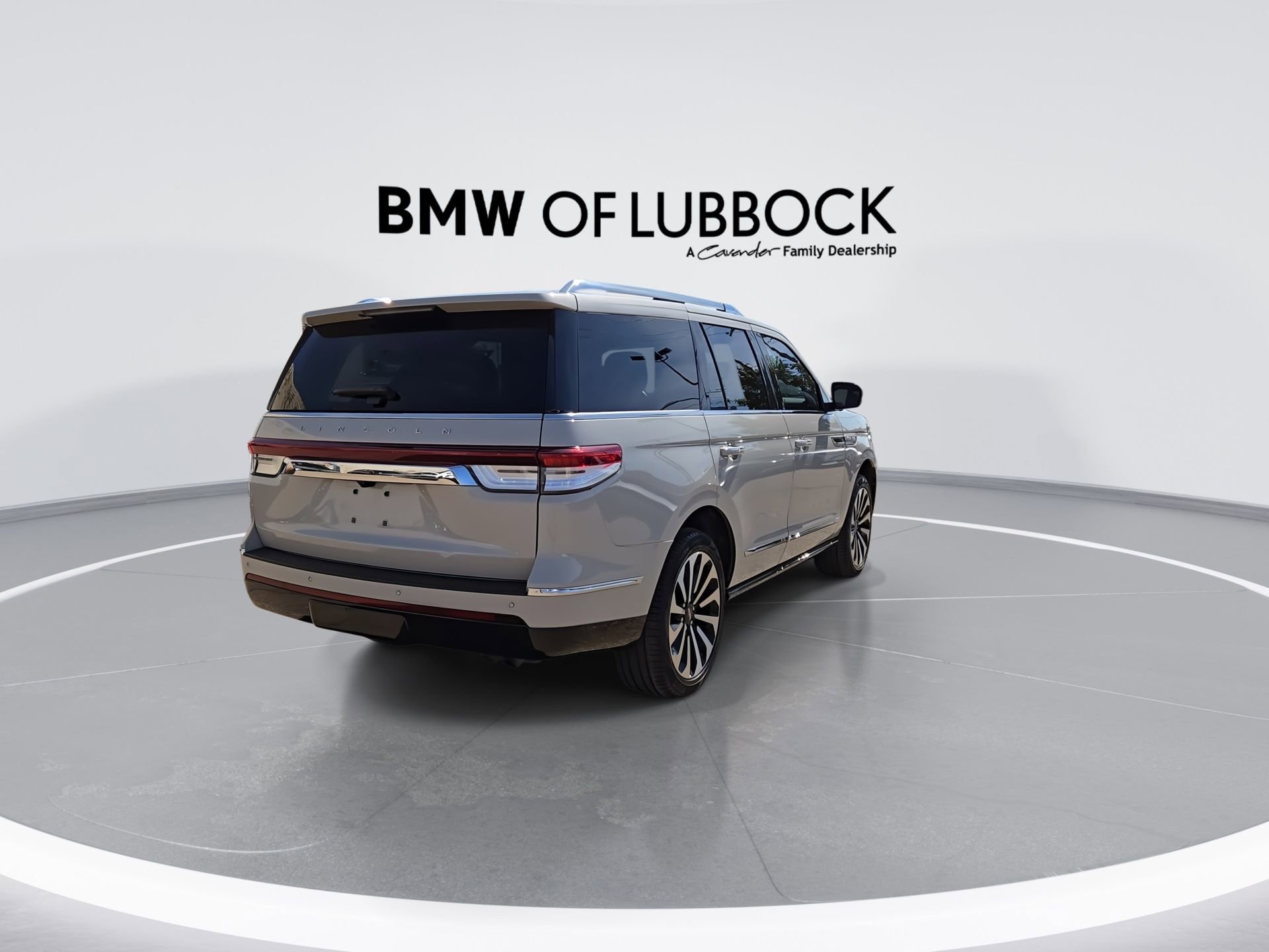 Used 2022 Lincoln Navigator Reserve image 8