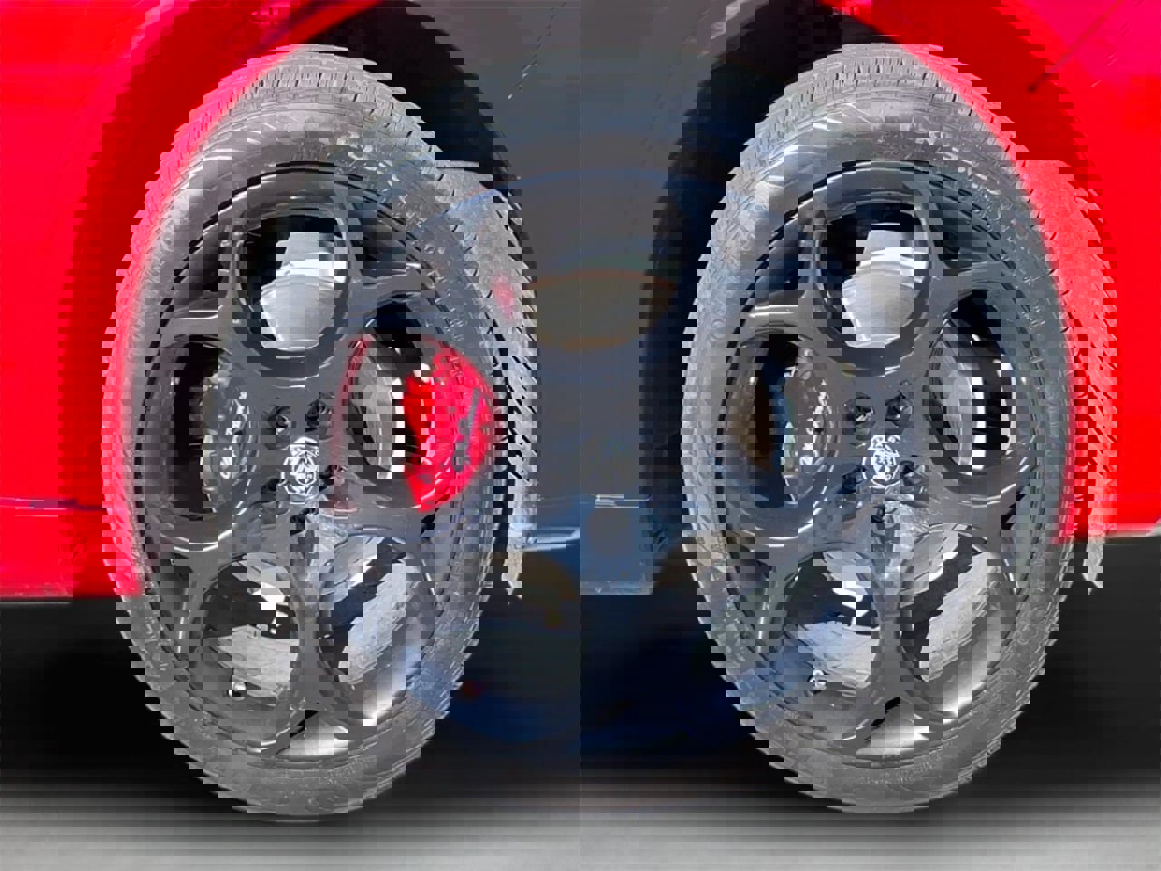 Used 2022 Alfa Romeo Stelvio Veloce image 4