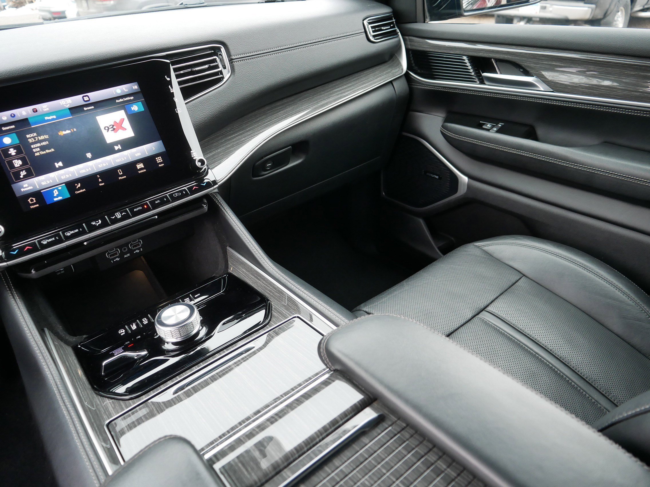 Used 2022 Jeep Wagoneer Series II image 11