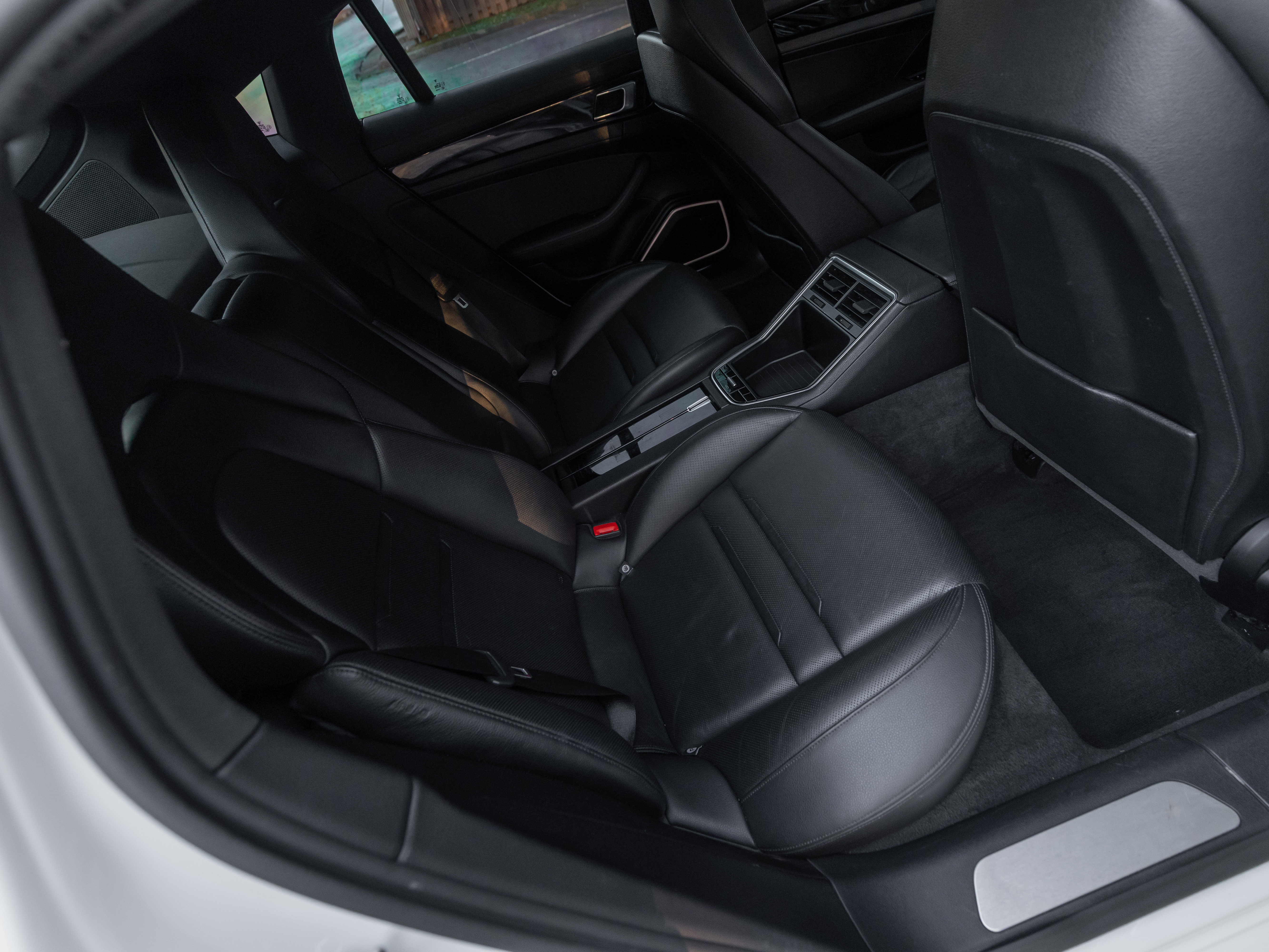 Used 2017 Porsche Panamera image 16