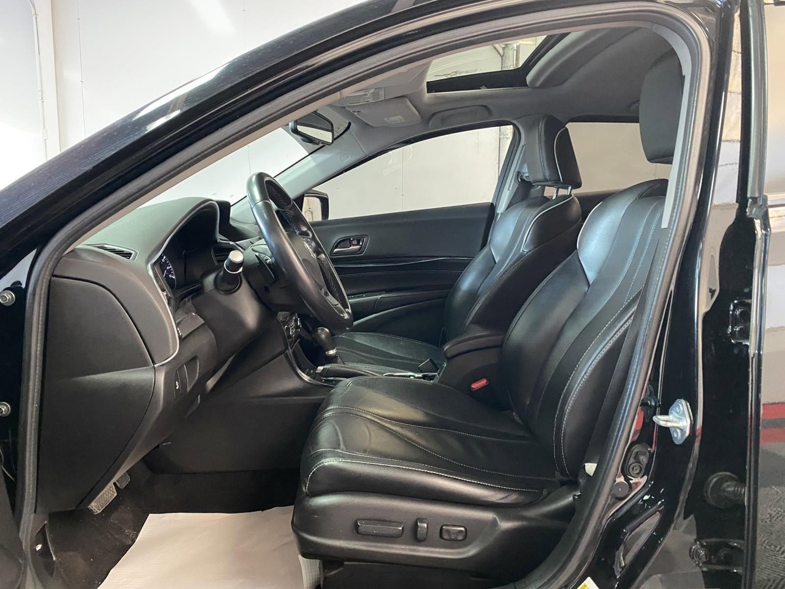 Used 2021 Acura ILX w/ Premium Package image 19