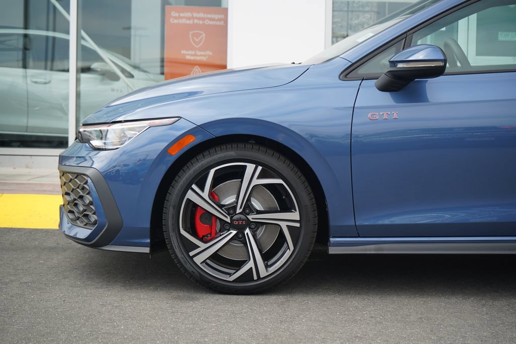 New 2026 Volkswagen GTI SE FWD image 2