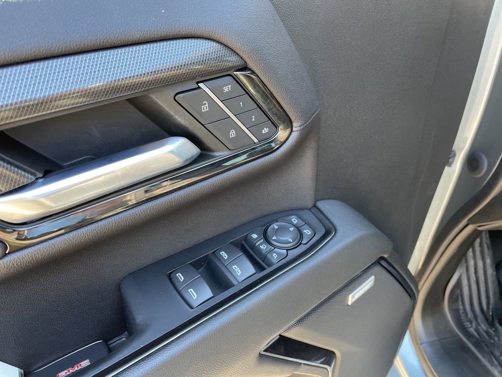 Used 2024 GMC Sierra 2500 AT4 w/ AT4 Premium Plus Package image 15