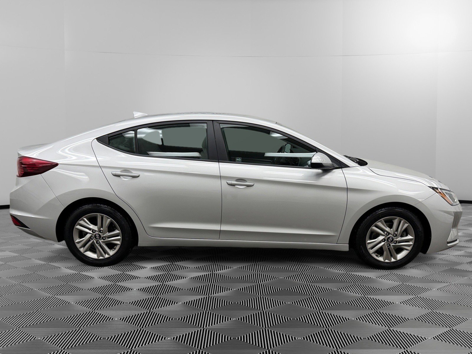 Used 2019 Hyundai Elantra SEL image 6