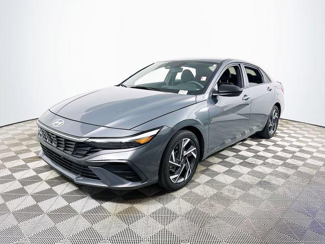 Used 2025 Hyundai Elantra Sport FWD image 7