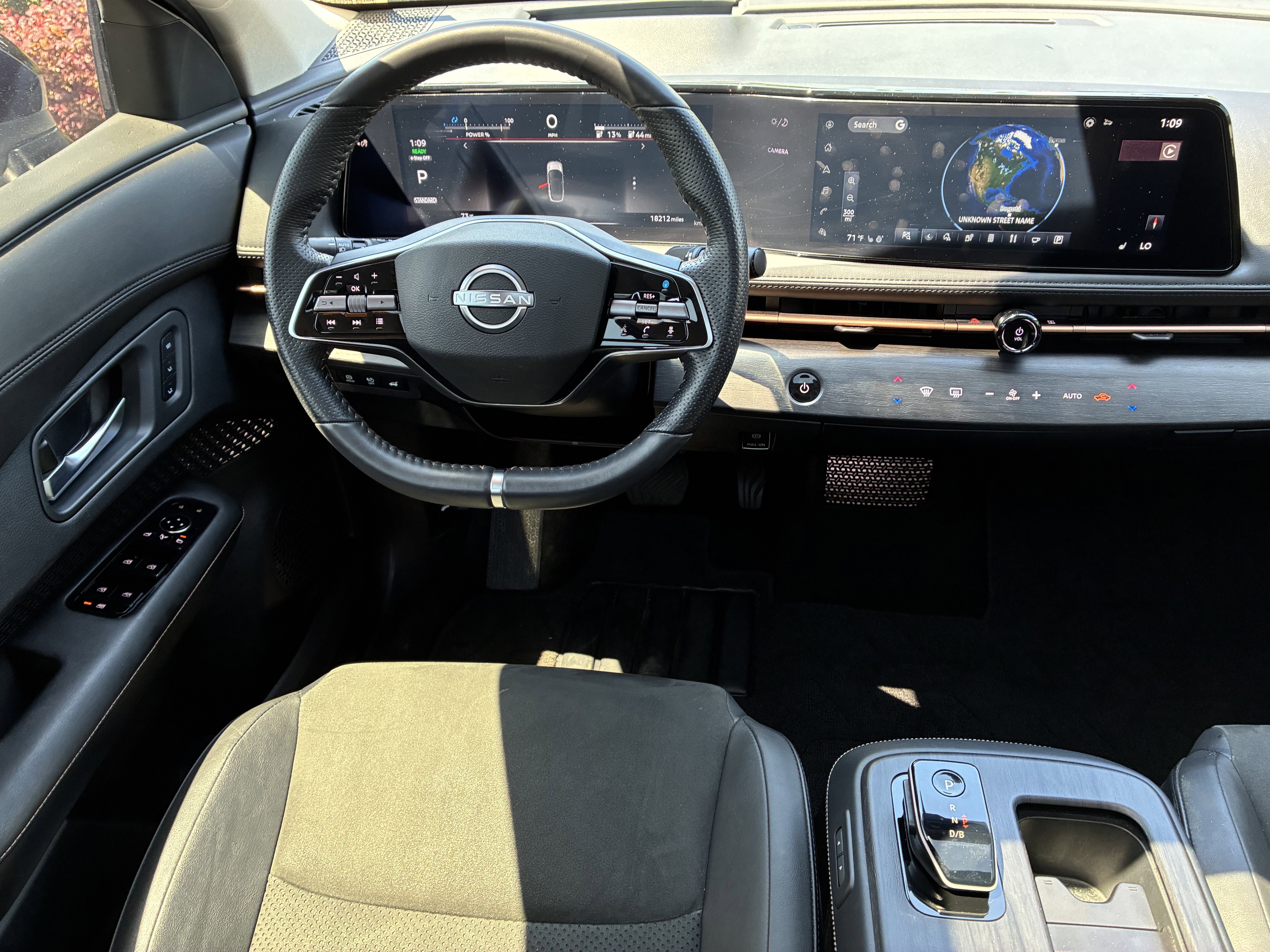 Used 2024 Nissan Ariya AWD image 21