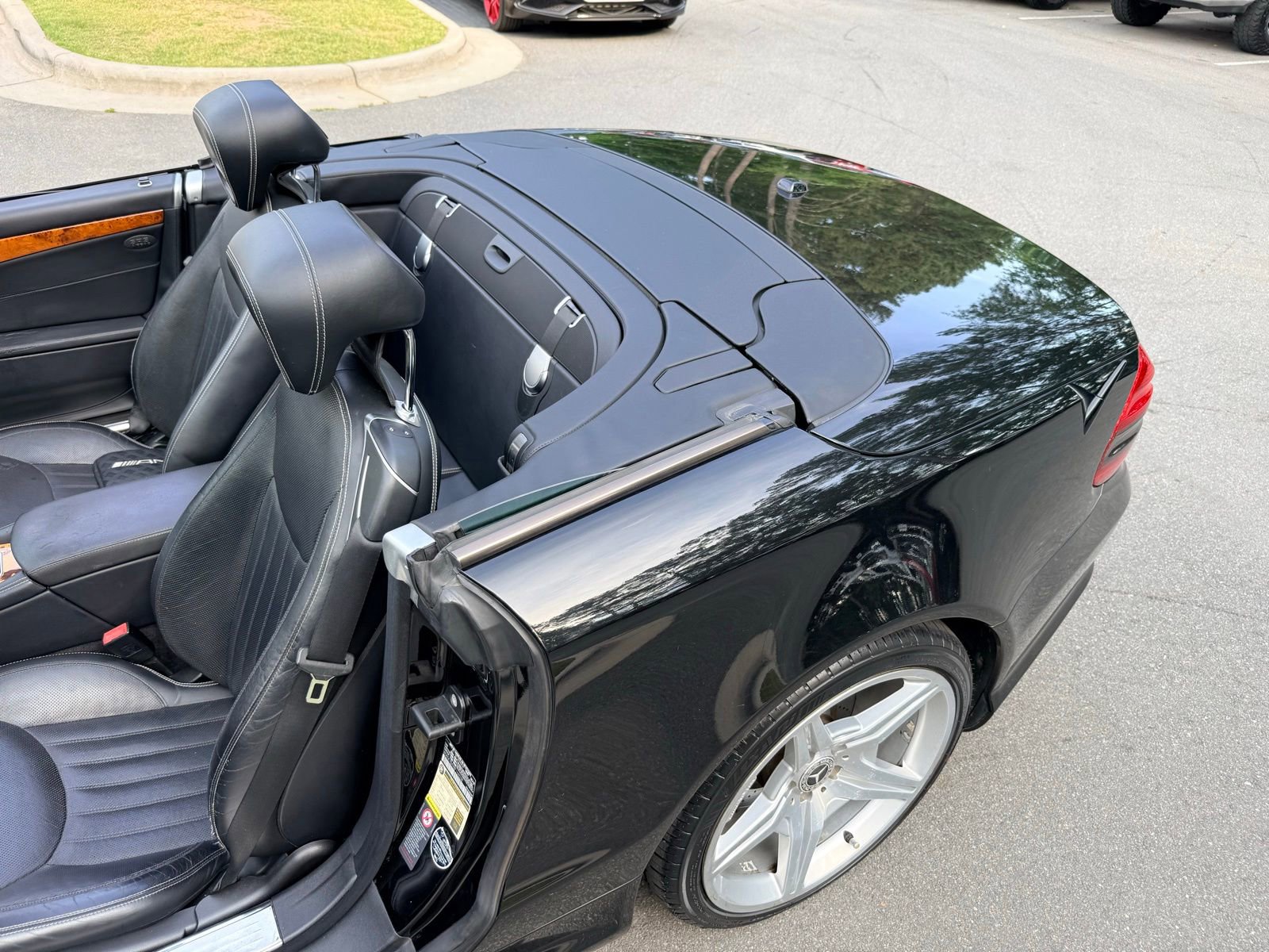 Used 2011 Mercedes-Benz SL 550 image 15
