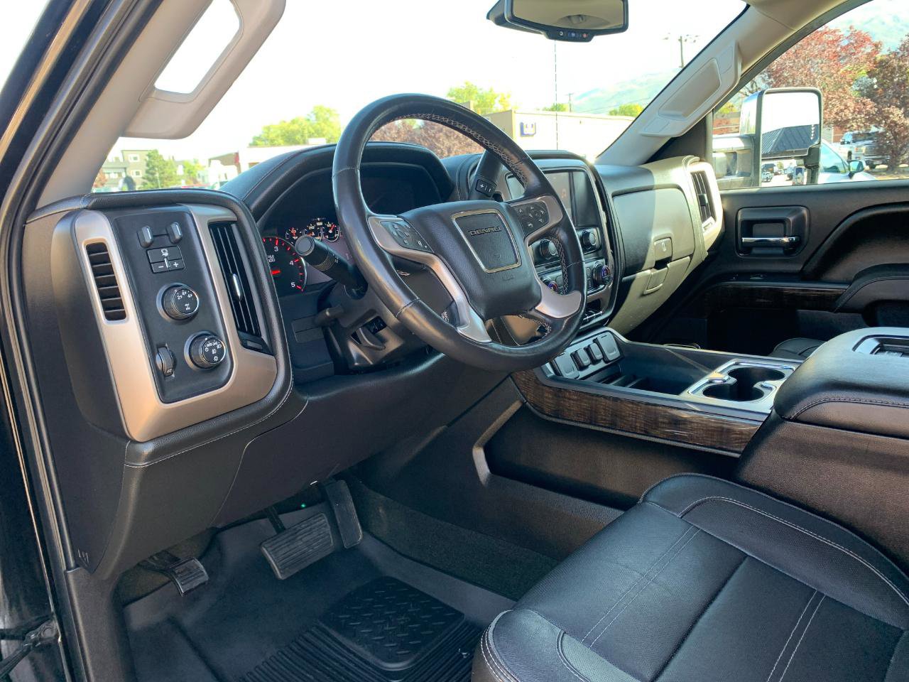 Used 2016 GMC Sierra 2500 Denali w/ Duramax Plus Package image 32