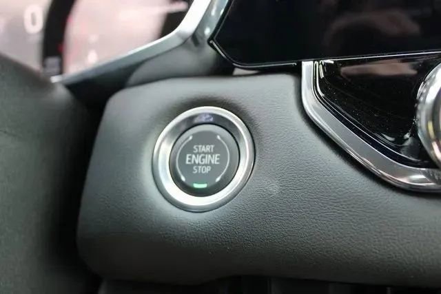 New 2026 GMC Canyon Elevation w/ Convenience Package image 14