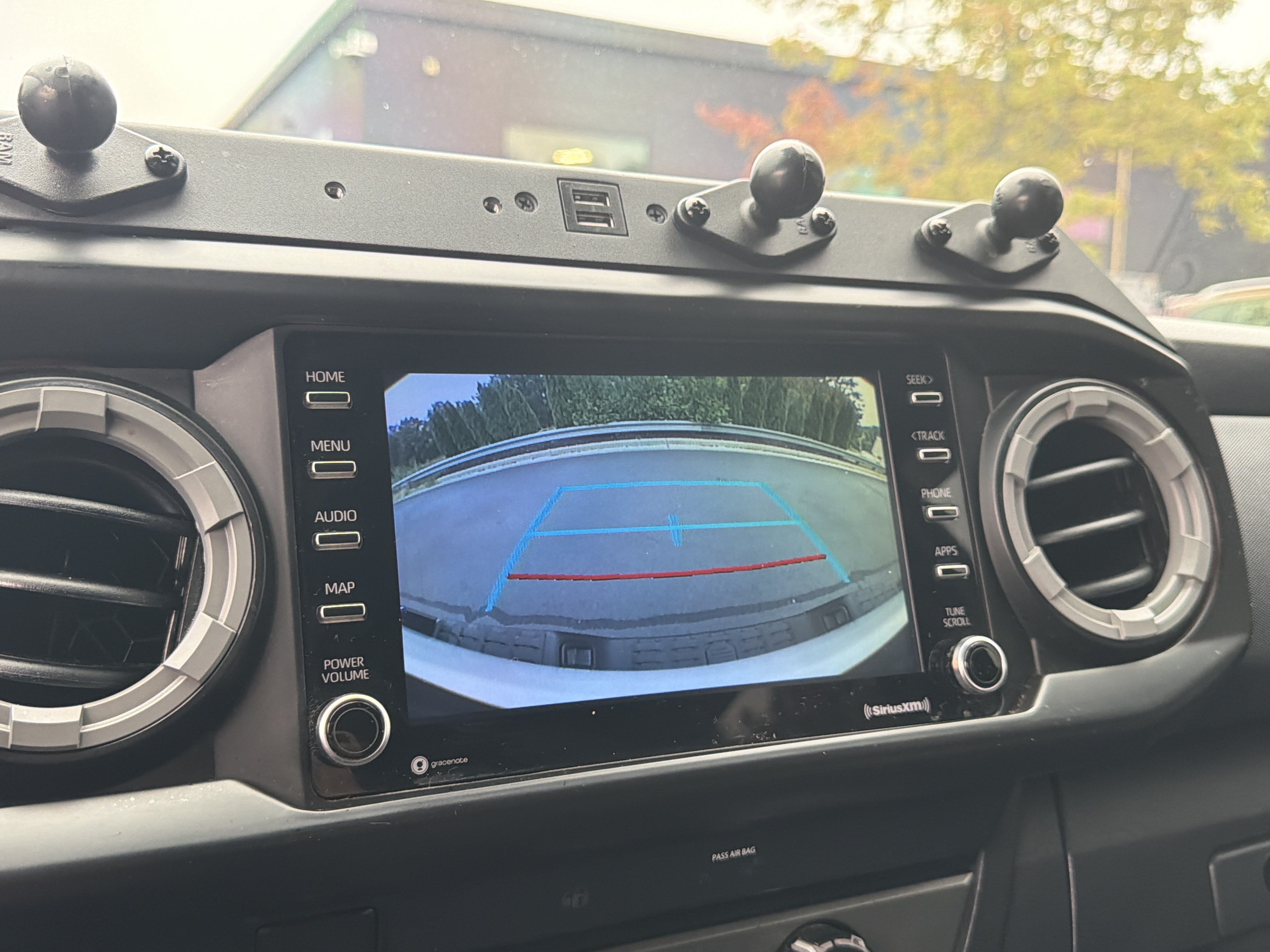 Used 2020 Toyota Tacoma TRD Off-Road AWD/4WD image 34