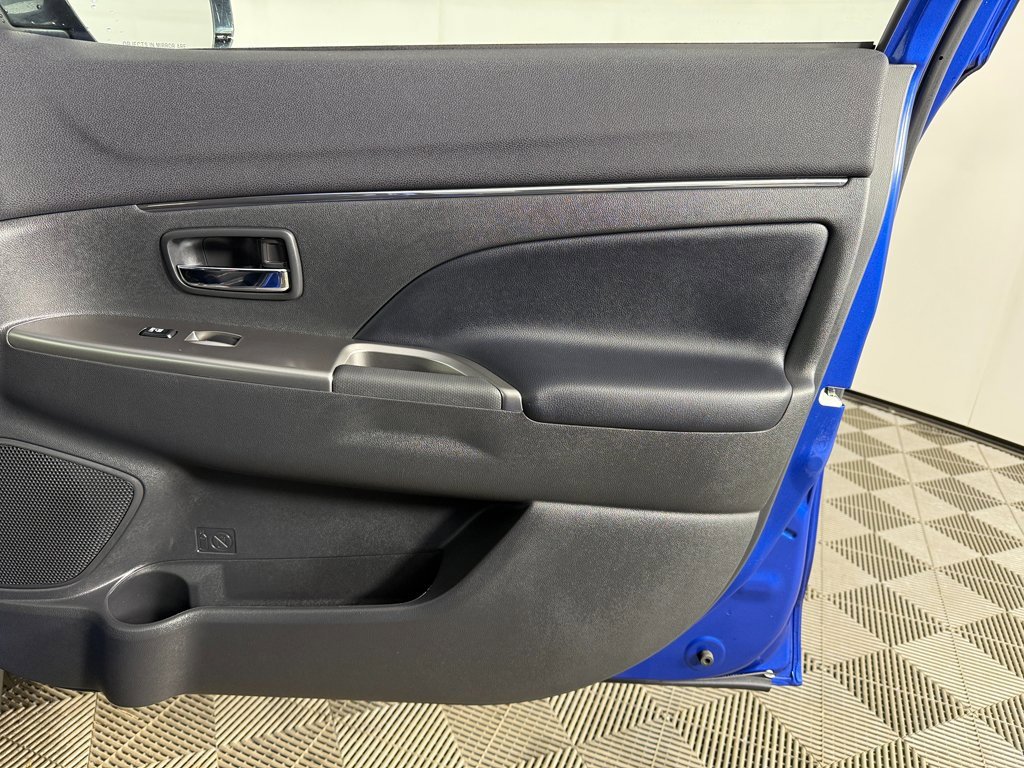 Used 2023 Mitsubishi Outlander Sport SE image 19