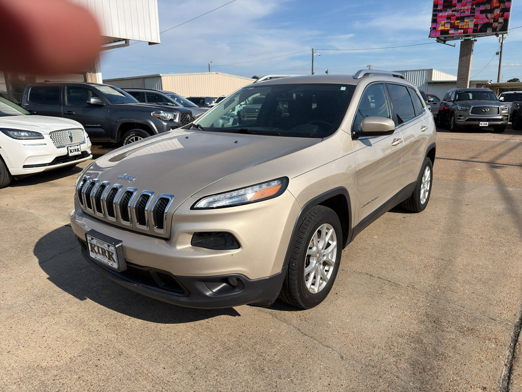 Used 2015 Jeep Cherokee Latitude FWD image 1
