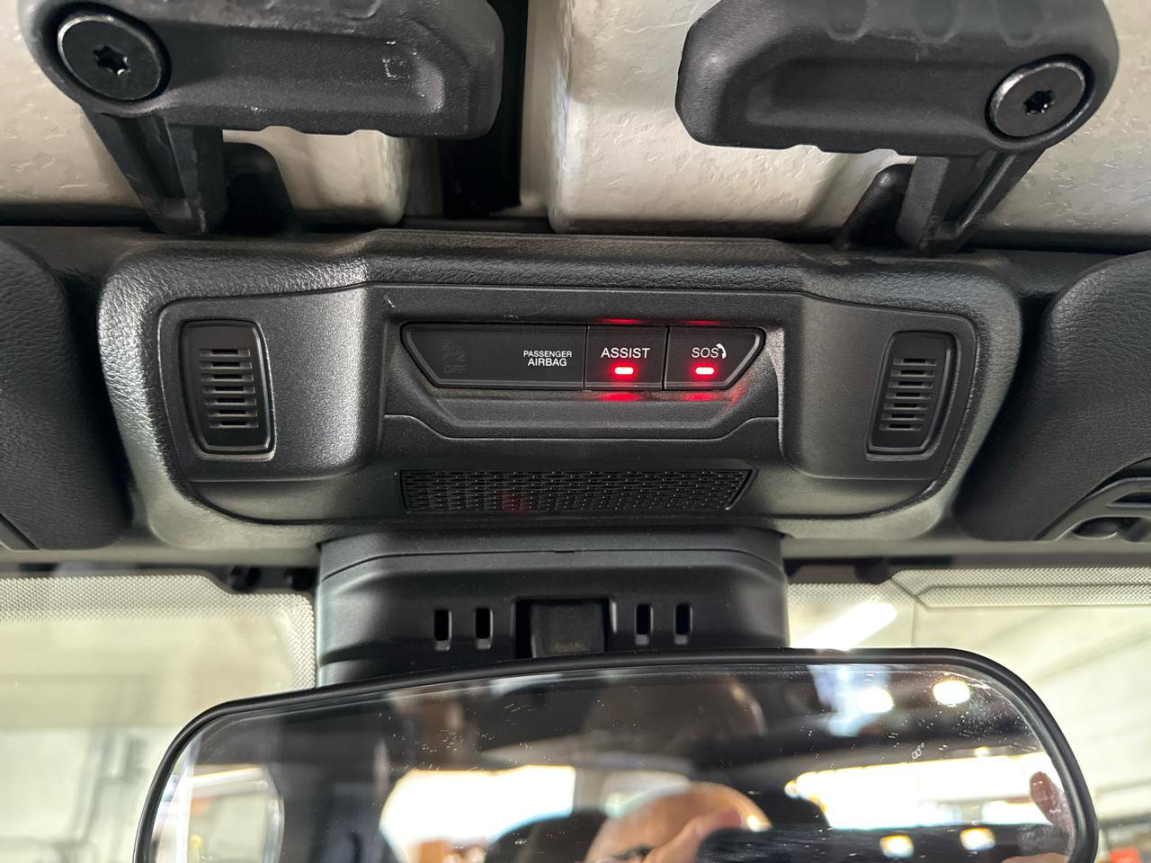 Used 2024 Jeep Wrangler Unlimited image 31