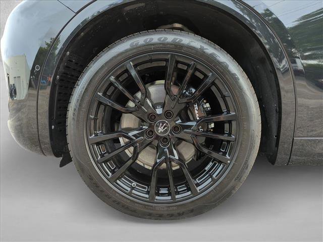 Used 2025 Maserati Grecale Modena image 24