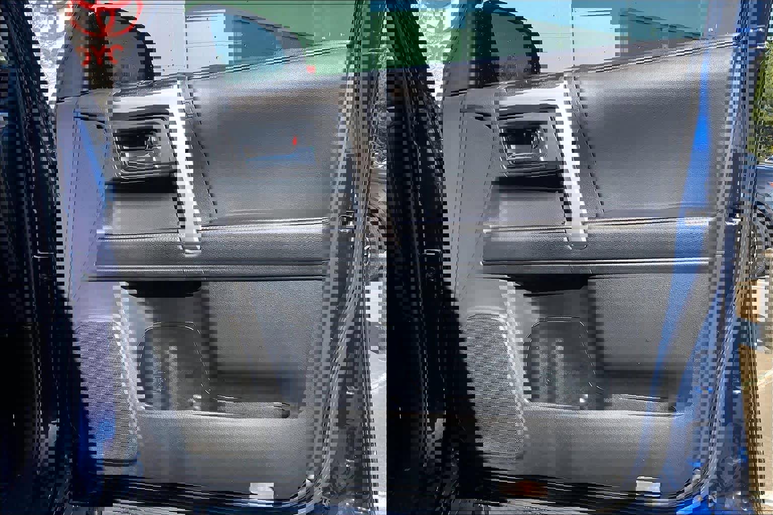 Used 2021 Toyota 4Runner SR5 Premium w/ Moonroof Package RWD image 23