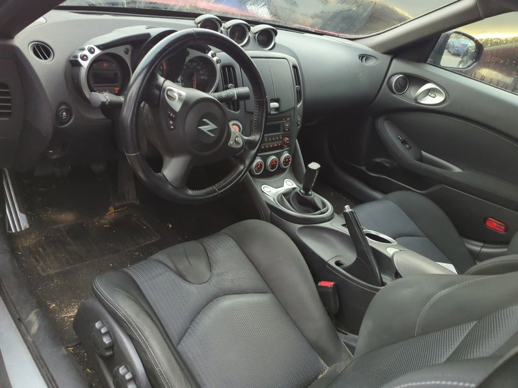 Used 2015 Nissan 370Z Coupe image 7