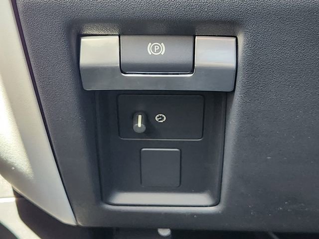 Used 2026 Land Rover Defender 110 S image 21