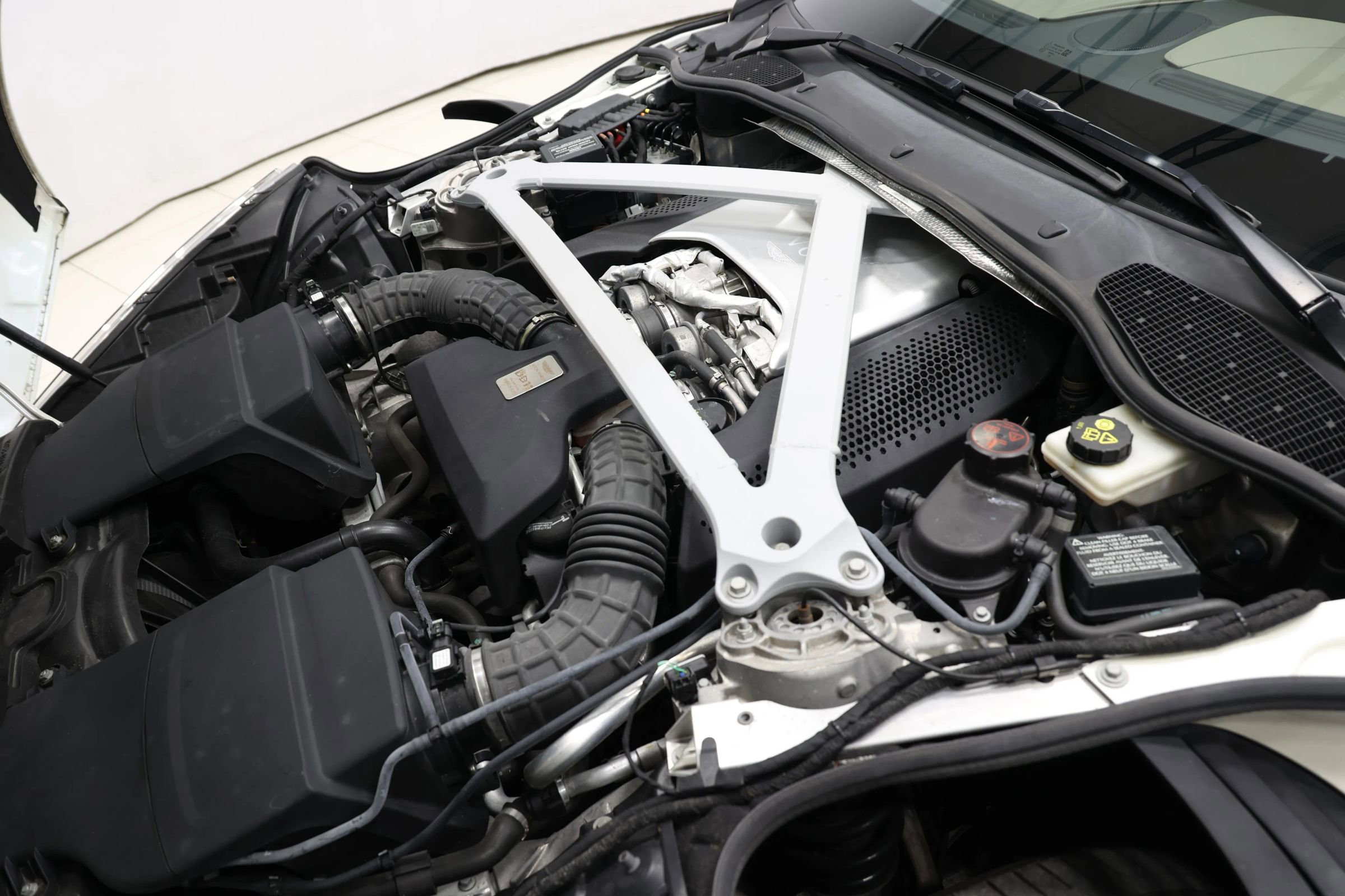 Used 2018 Aston Martin DB11 Coupe image 80