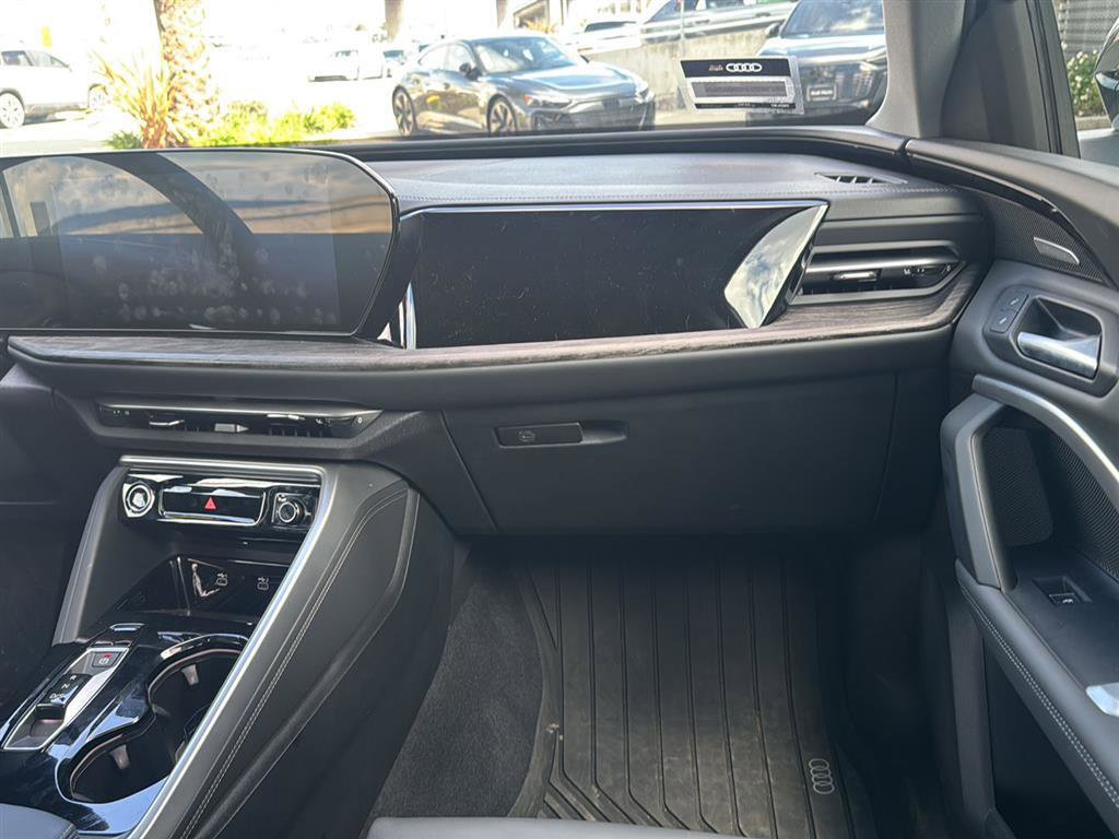 Used 2025 Audi Q5 Premium Plus w/ Premium Plus image 11