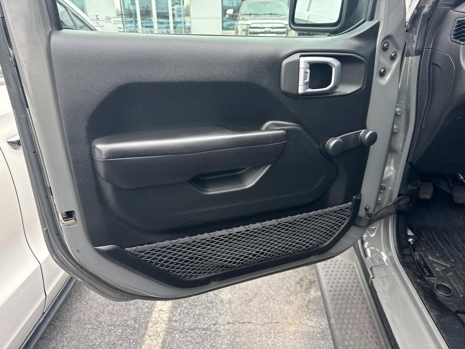 Used 2020 Jeep Wrangler Sport image 13