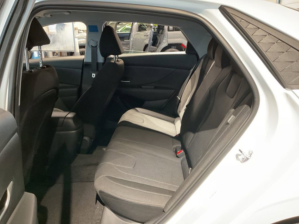 New 2026 Hyundai Elantra SE image 17