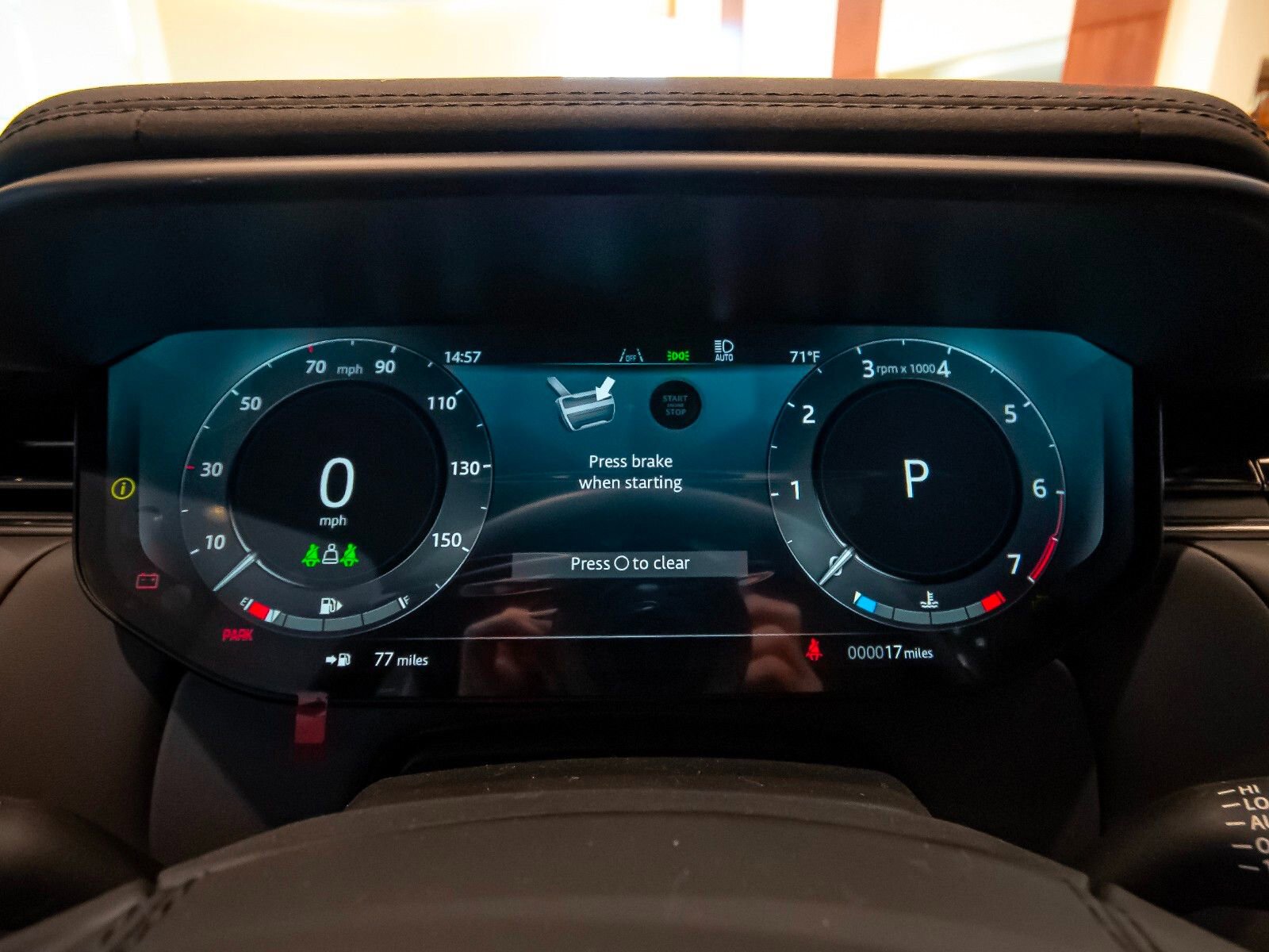 New 2025 Land Rover Range Rover Sport SE image 9