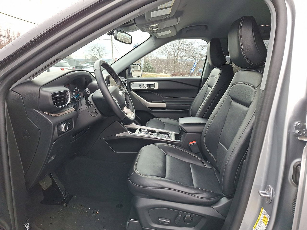 Certified 2022 Ford Explorer Limited w/ Equipment Group 301A image 11