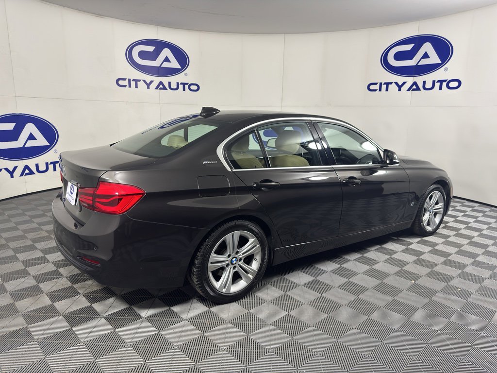 Used 2017 BMW 330e image 3