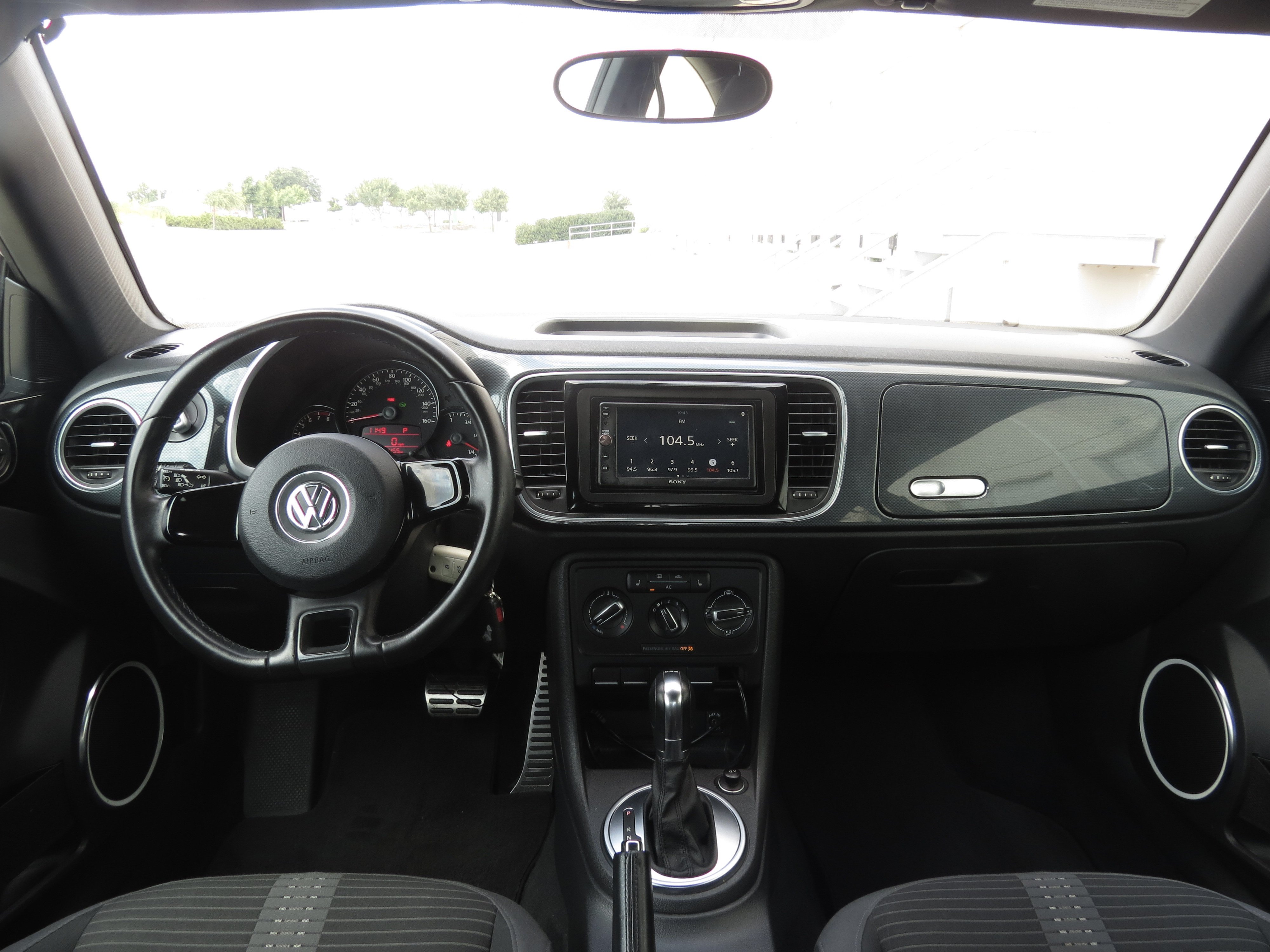 Used 2012 Volkswagen Beetle Turbo FWD image 11