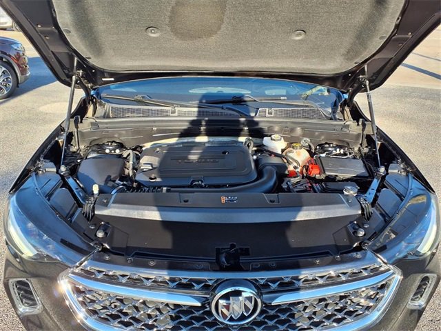 Used 2023 Buick Envision Avenir image 3