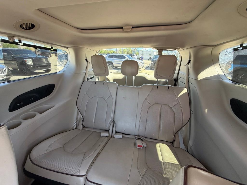 Used 2017 Chrysler Pacifica Limited image 26