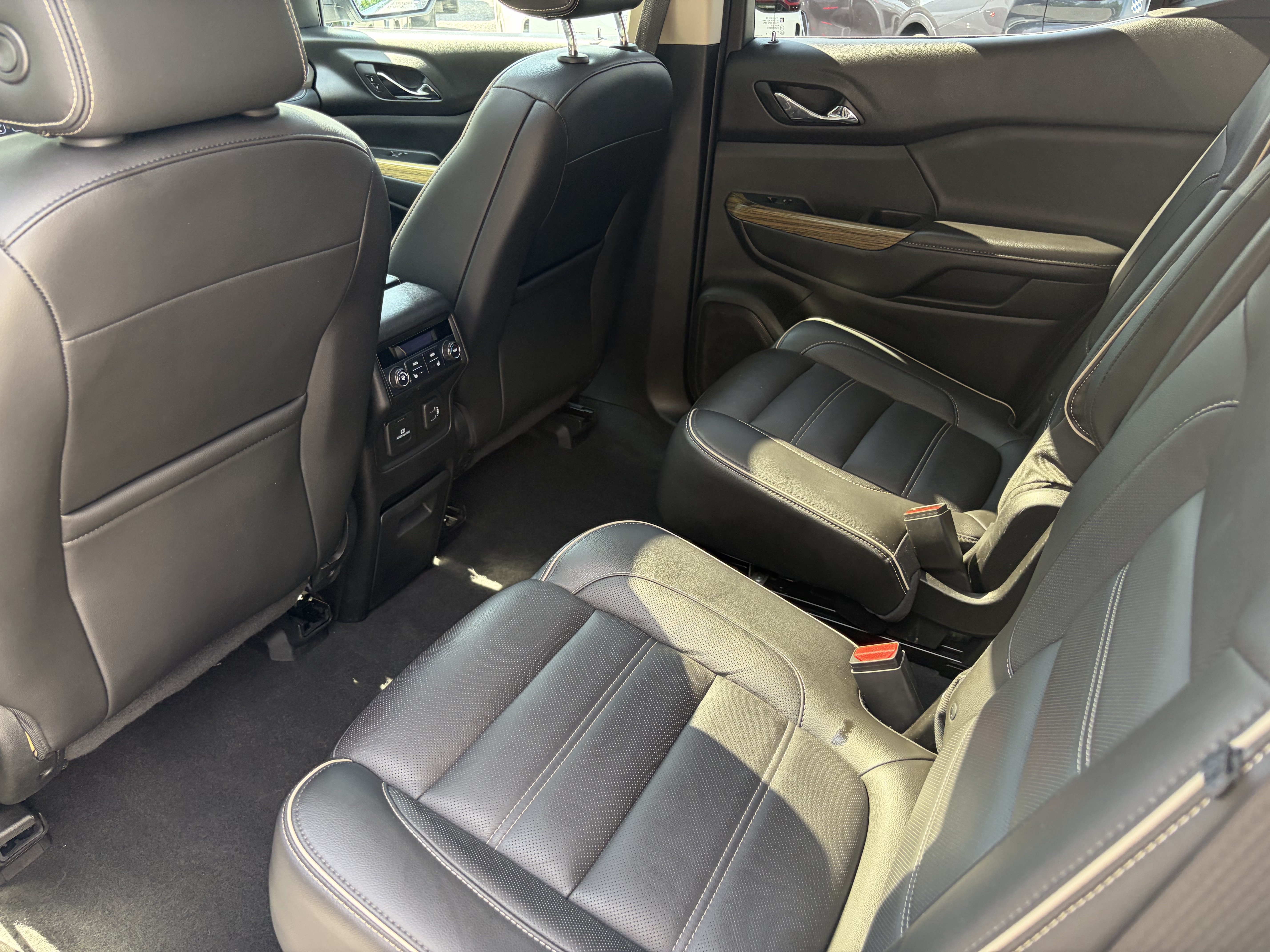 Used 2018 GMC Acadia Denali w/ LPO, Protection Package AWD/4WD image 16