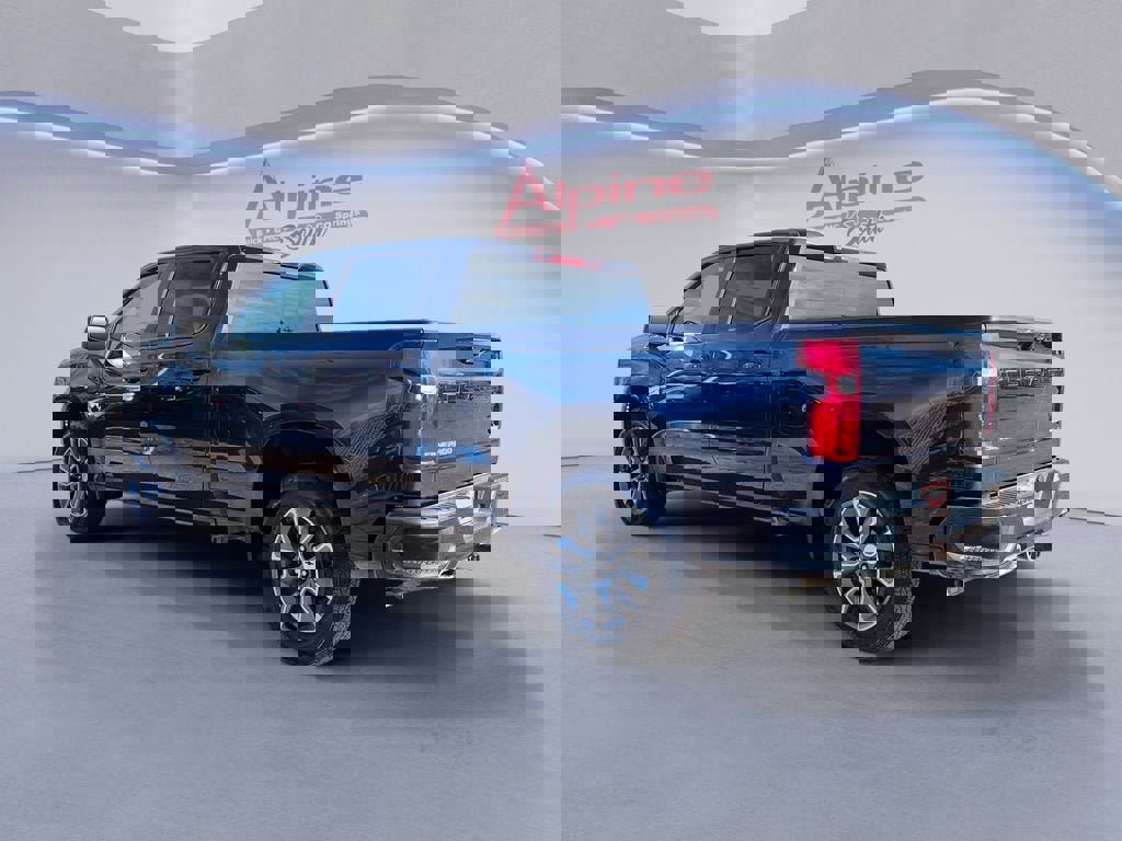 Used 2022 Chevrolet Silverado 1500 RST image 3