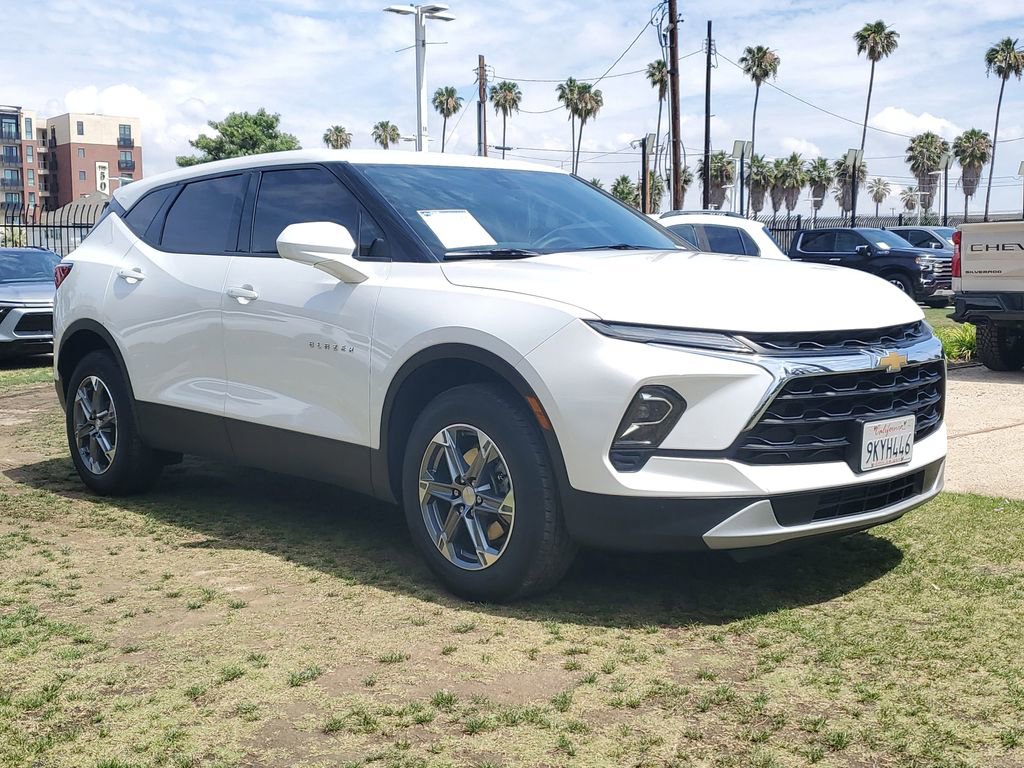 Used 2023 Chevrolet Blazer LT image 3