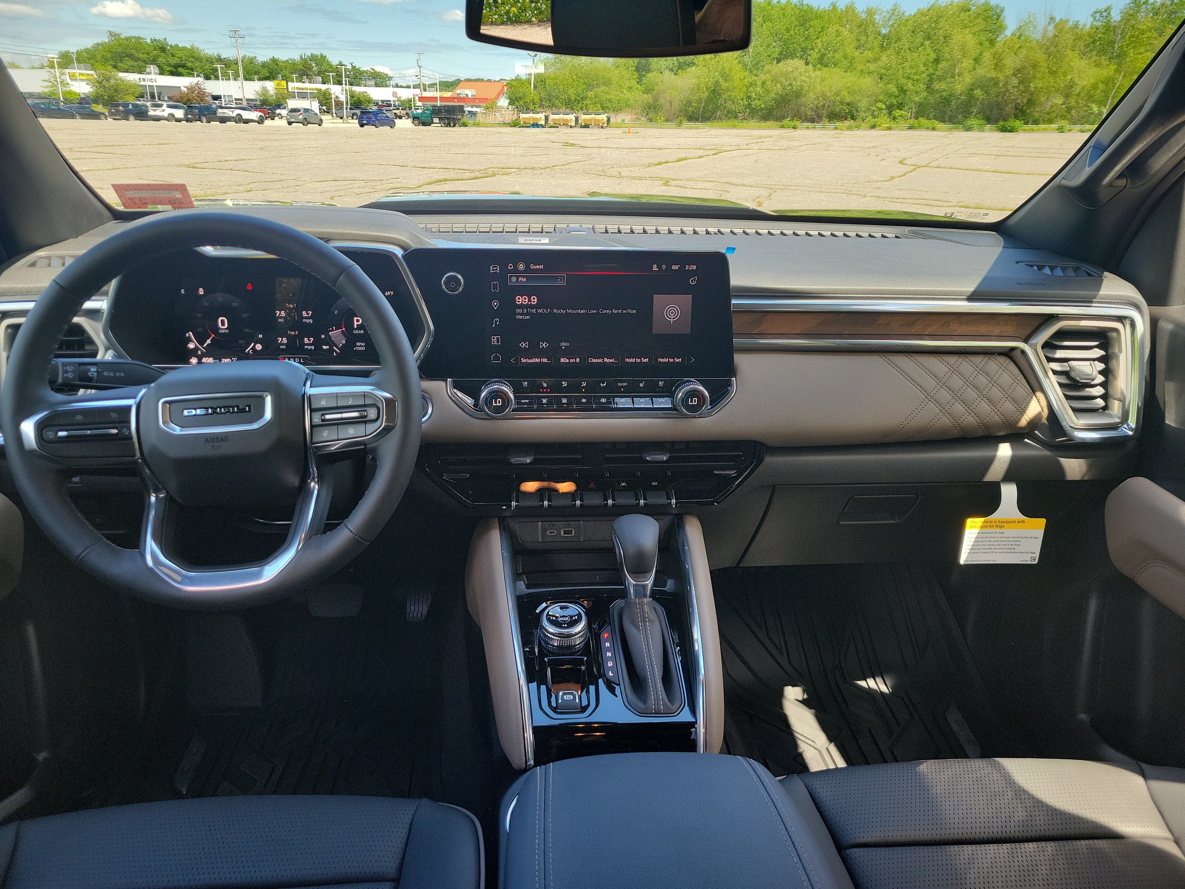 New 2026 GMC Canyon Denali w/ LPO, Denali Black Edition AWD/4WD image 3