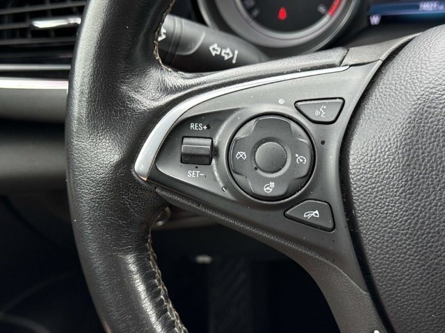 Used 2018 Buick Regal Essence w/ Sights and Sounds Package AWD/4WD image 24