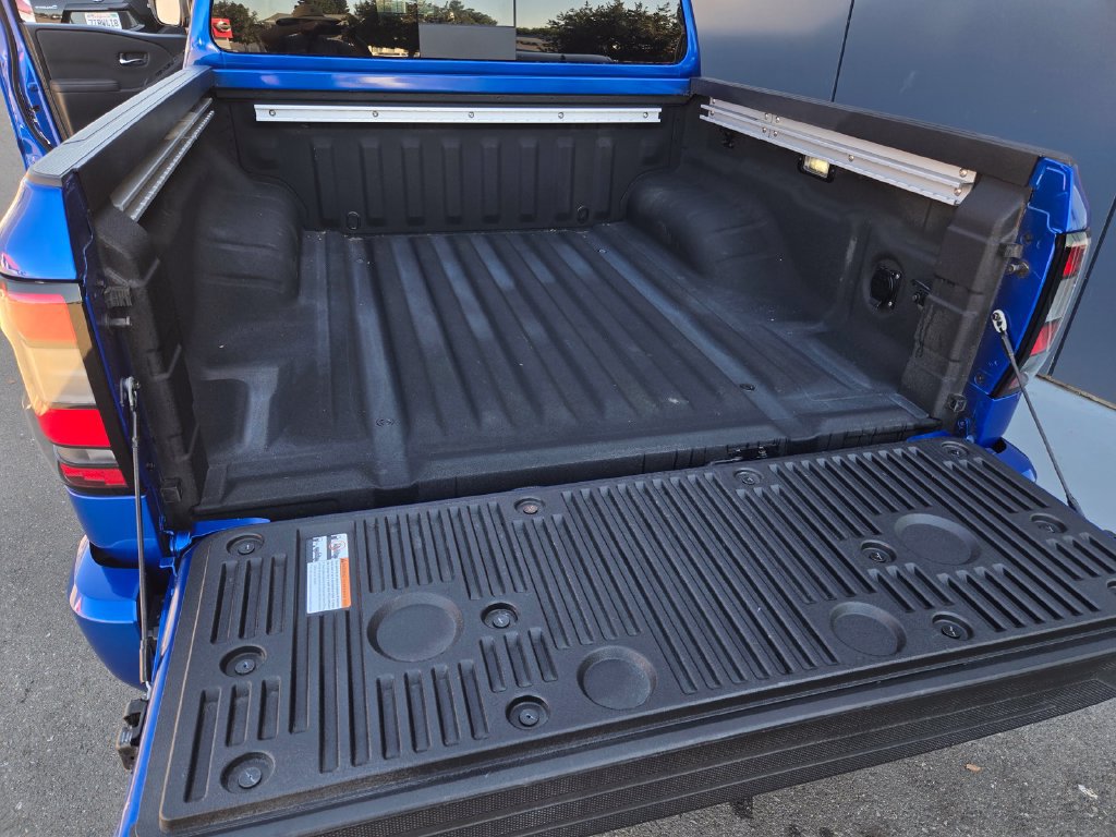 Used 2024 Nissan Frontier SL w/ Technology Package AWD/4WD image 27