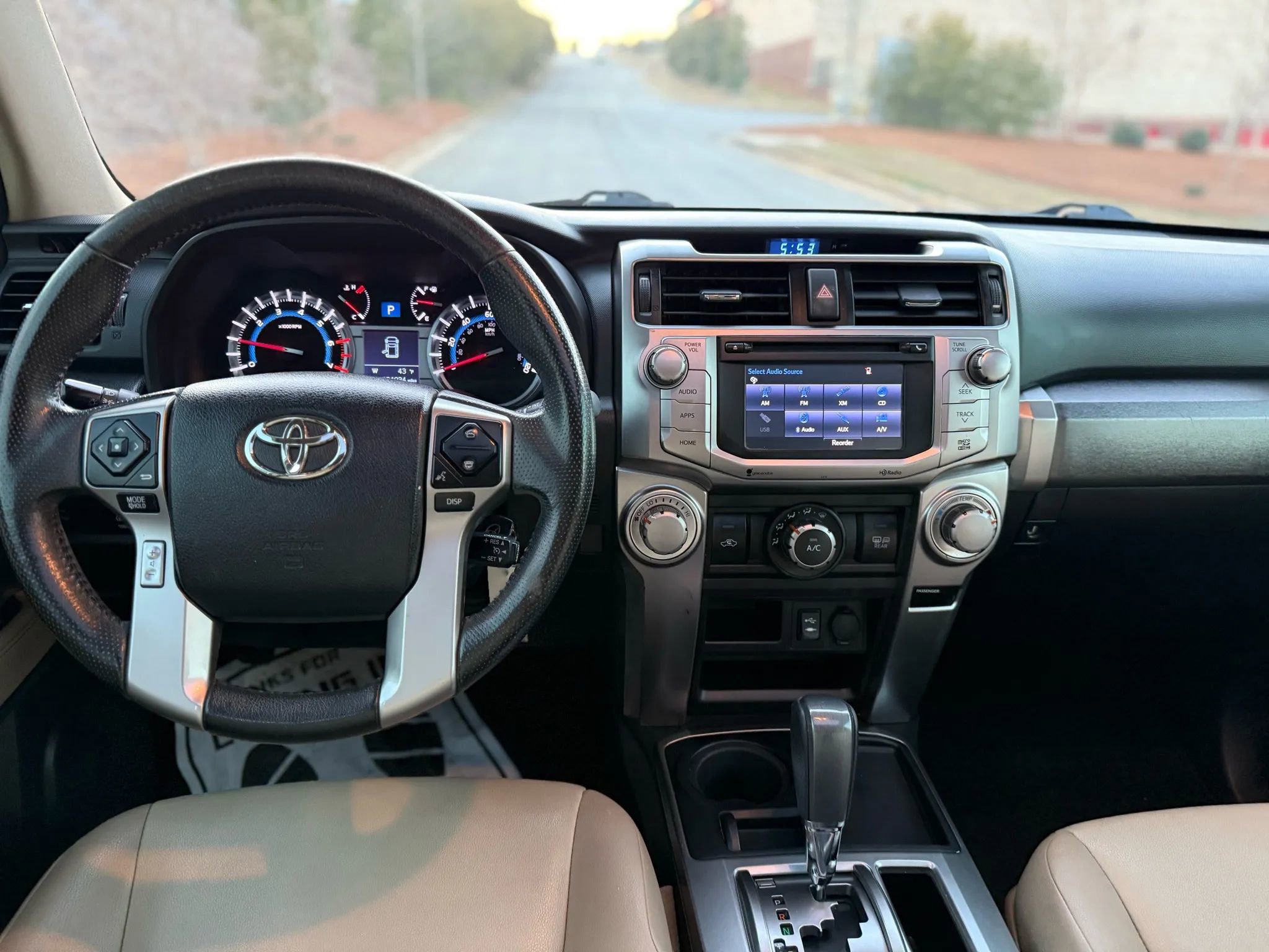 Used 2014 Toyota 4Runner SR5 Premium image 23