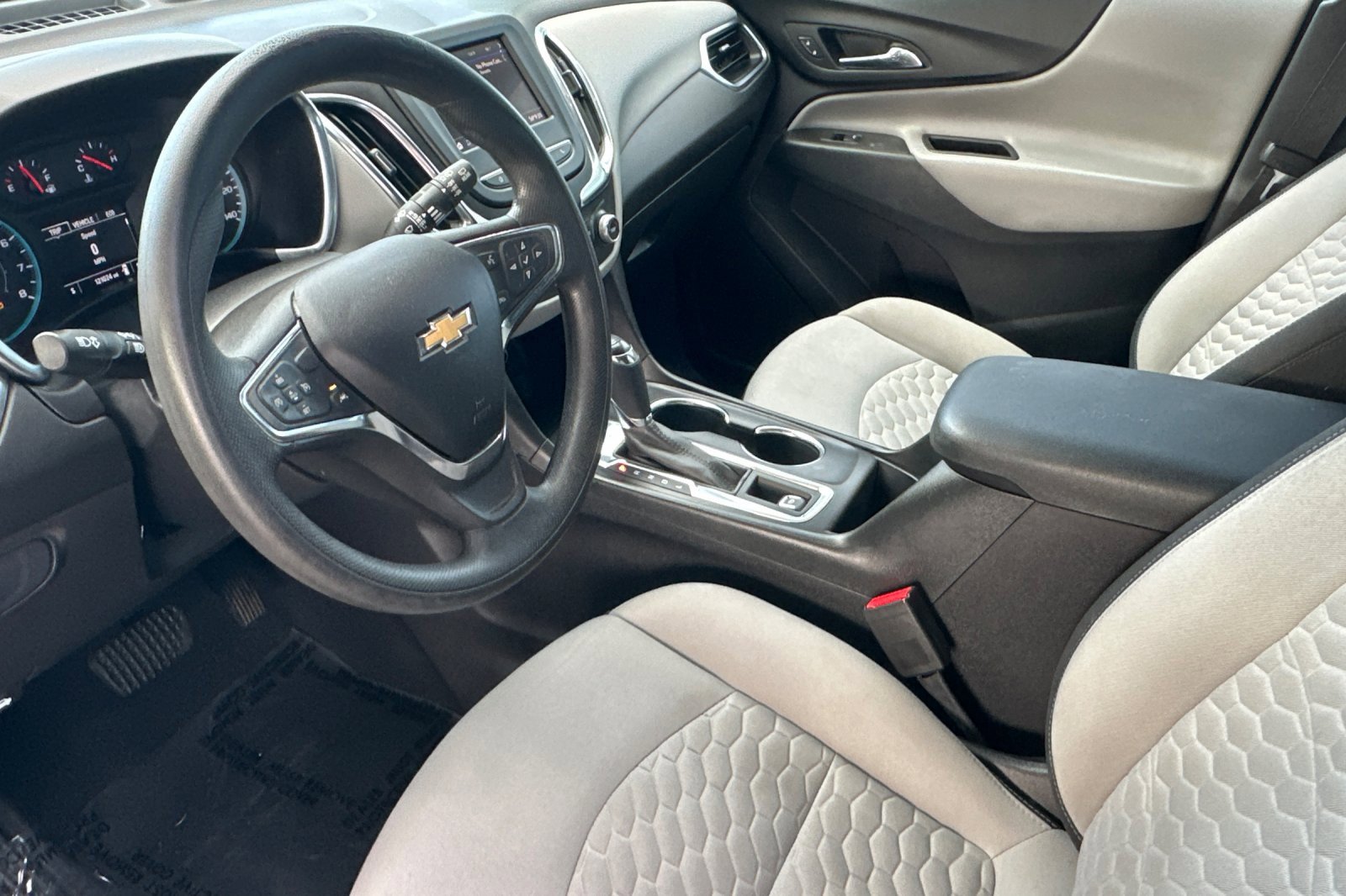 Used 2021 Chevrolet Equinox LS w/ LS Convenience Package image 10