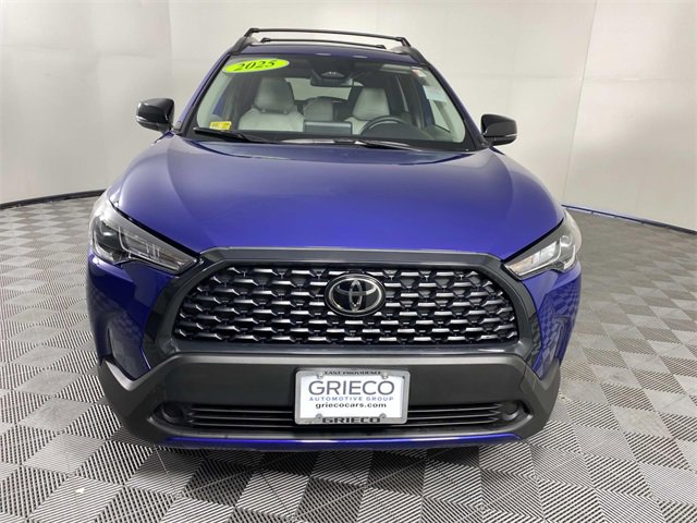 Used 2025 Toyota Corolla Cross LE image 3