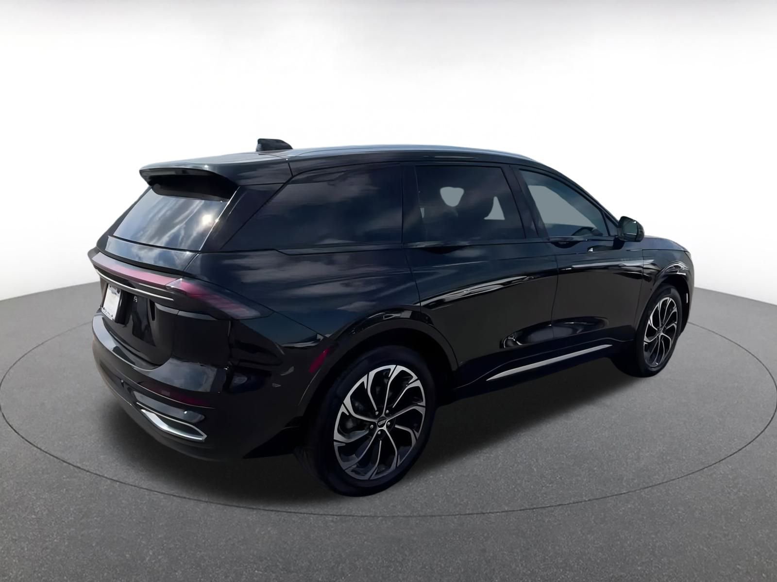 Used 2024 Lincoln Nautilus Reserve image 14