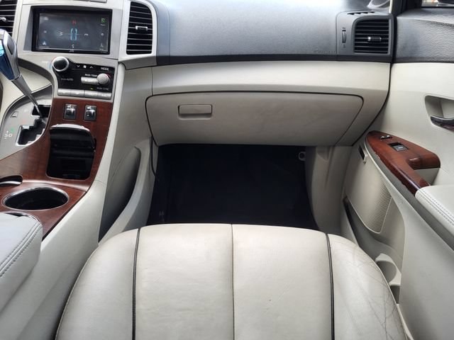 Used 2011 Toyota Venza AWD w/ Comfort Pkg image 29